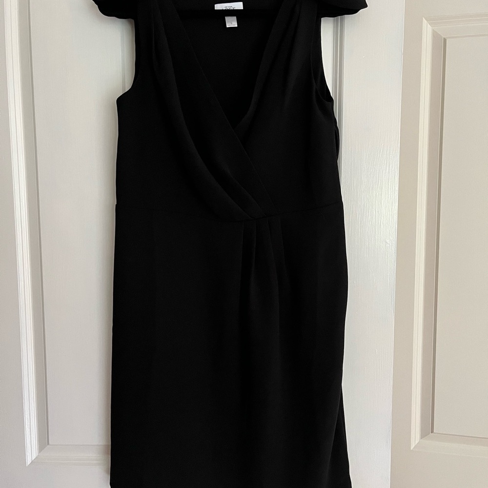Anntaylor Loft black dress size 8. EUC!